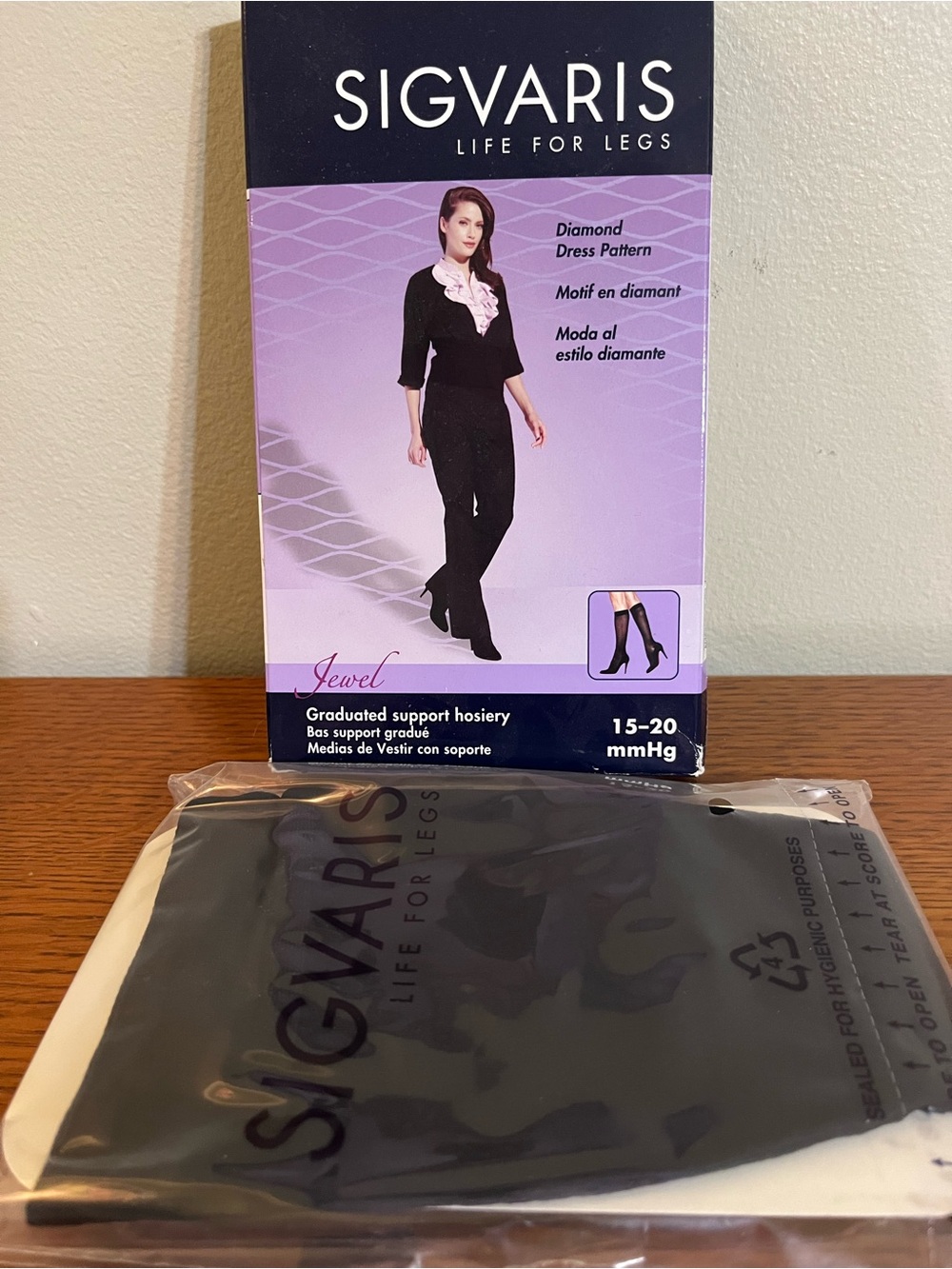 NEW SIGVARIS Graduated Support Hosiery in Black Knee-Hi